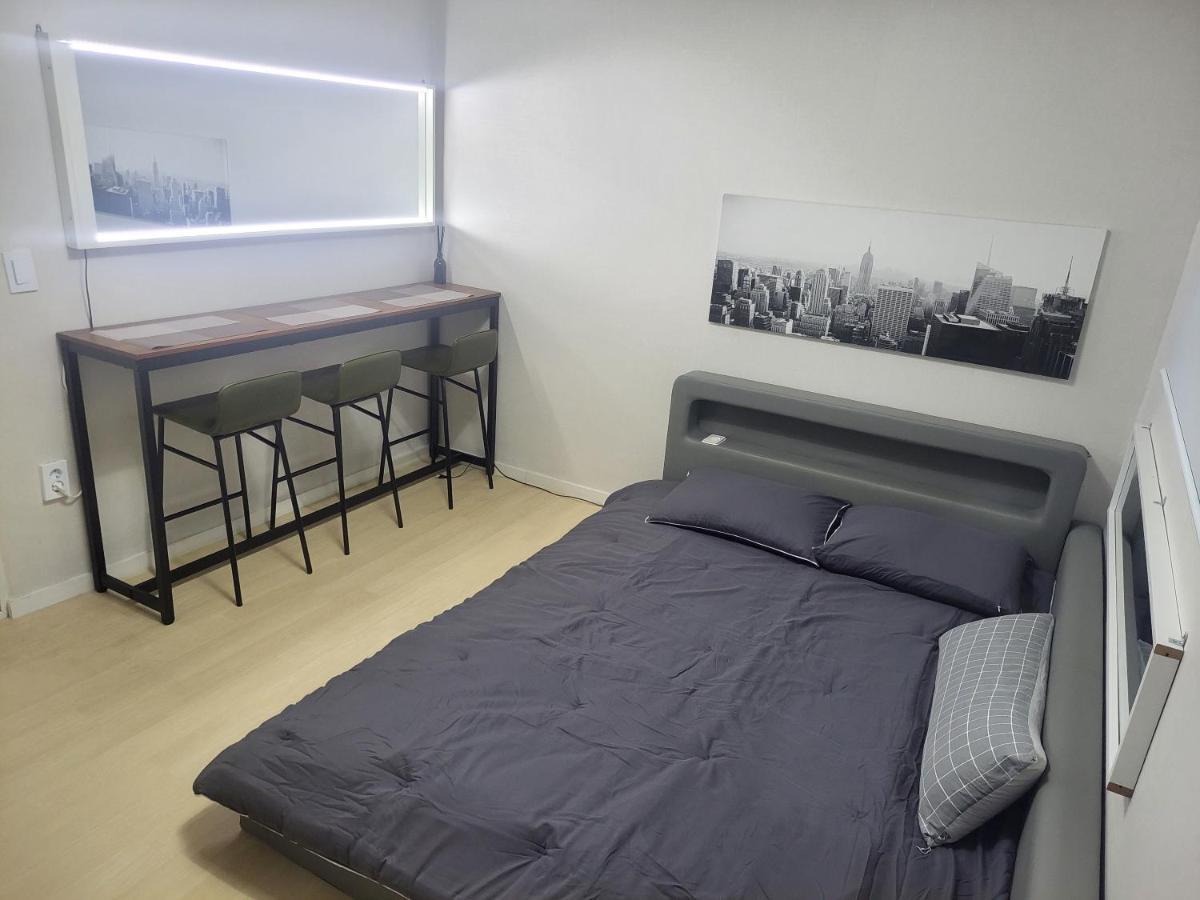 Newly Renovated 2 Bedroom Apartment #7 Seoul Eksteriør bilde