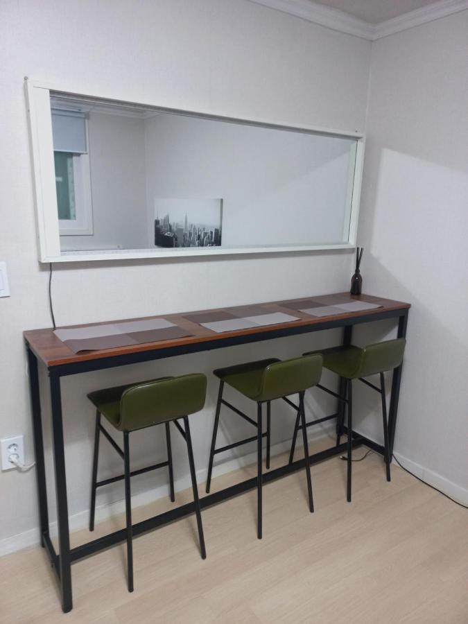 Newly Renovated 2 Bedroom Apartment #7 Seoul Eksteriør bilde