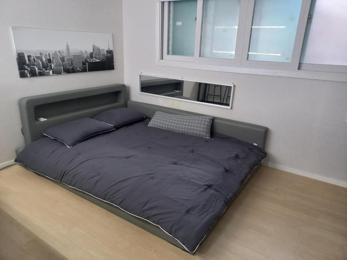 Newly Renovated 2 Bedroom Apartment #7 Seoul Eksteriør bilde