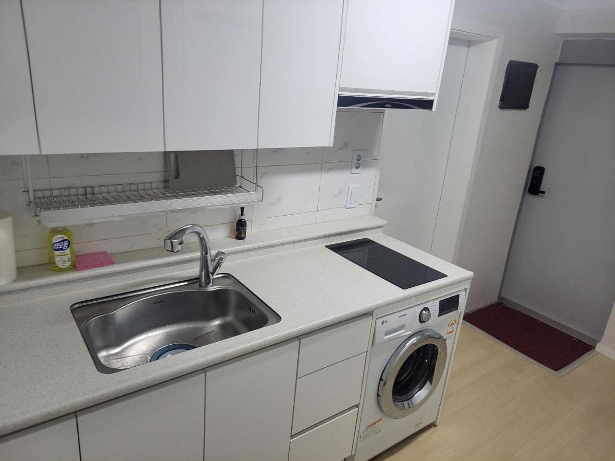 Newly Renovated 2 Bedroom Apartment #7 Seoul Eksteriør bilde