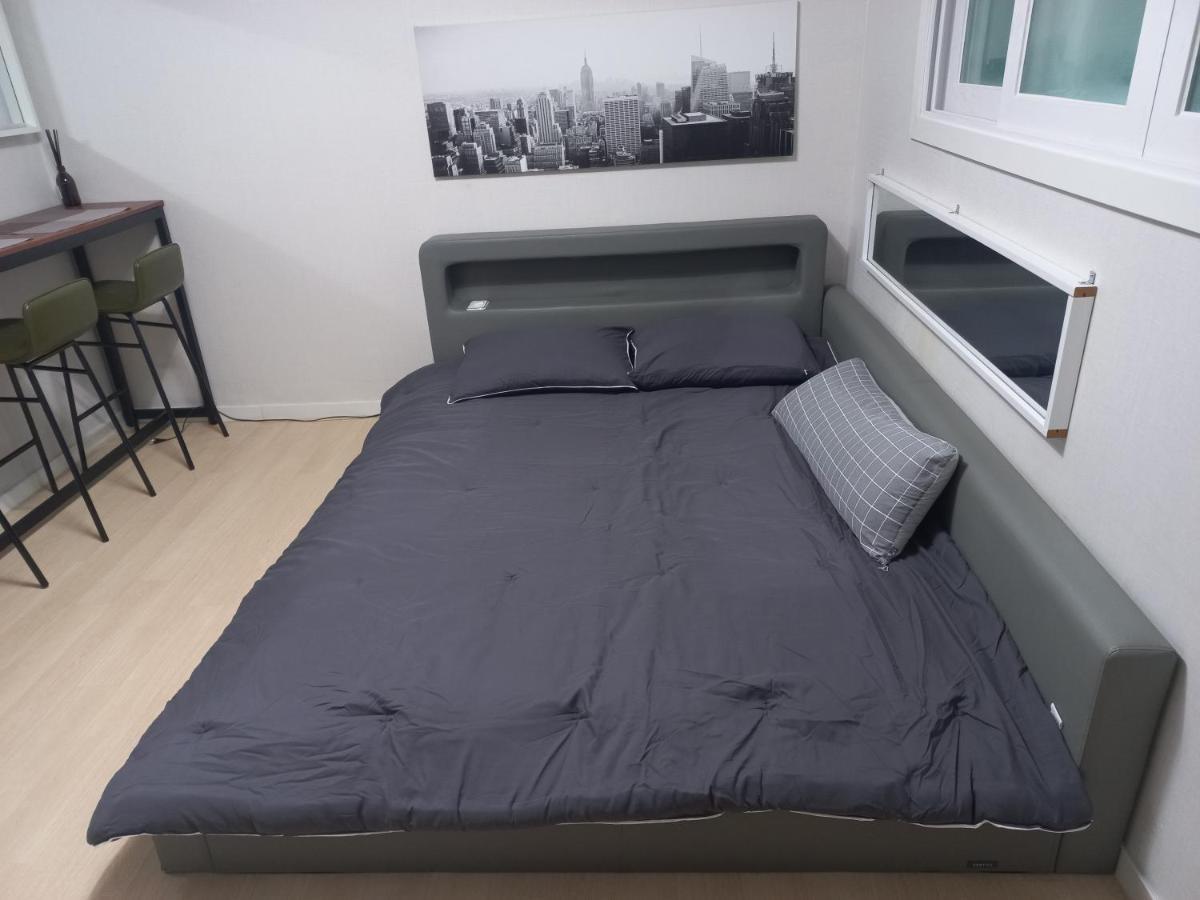Newly Renovated 2 Bedroom Apartment #7 Seoul Eksteriør bilde