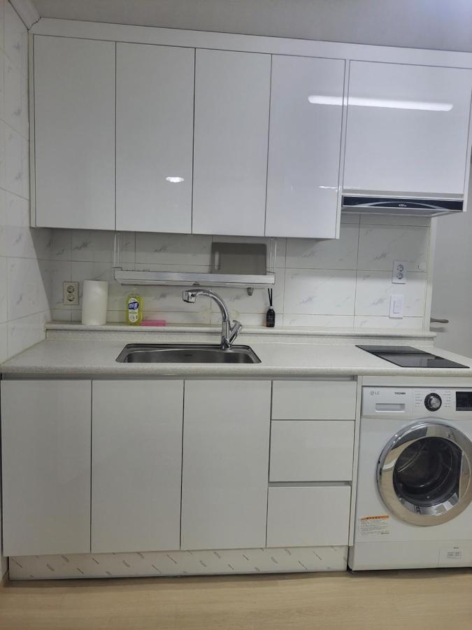 Newly Renovated 2 Bedroom Apartment #7 Seoul Eksteriør bilde